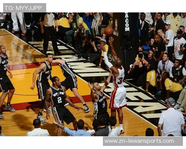 热火与马刺精彩对决全场录像回放及精彩瞬间分析